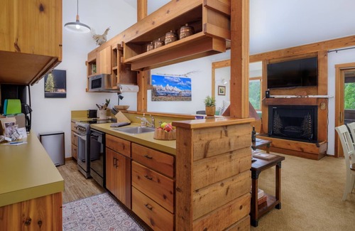 Teton Pines Condominio | RMR: Hawthorne 222 Condo in The Aspens/Wilson,WY