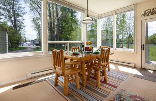 Moose Wilson Road Apartamento | RMR: Lupine 1911 Condo in The AspensWilsonWY