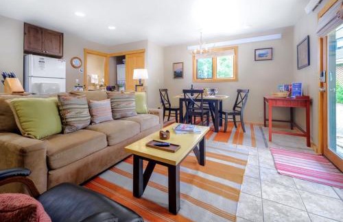 Moose Wilson Road Apartamento | RMR: Spruces 6 Condo in The AspensWilsonWY