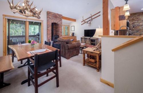 Moose Wilson Road Apartamento | RMR: Strawberry 3921 Condo in The AspensWilsonWY