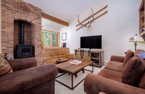 Moose Wilson Road Apartamento | RMR: Strawberry 3921 Condo in The AspensWilsonWY