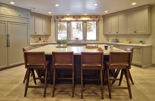 Teton Village Casa | RMR: Sublette Ridge Ski Lodge in Teton Village