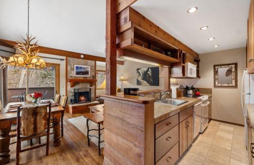 Moose Wilson Road Apartamento | RMR: Thistle 921 Condo in The AspensWilsonWY