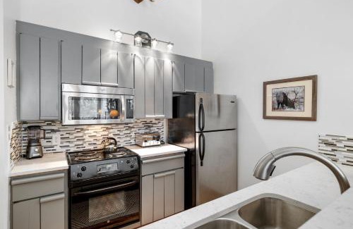 Moose Wilson Road Apartamento | RMR: Wheatgrass 2222 Condo in The AspensWilsonWY