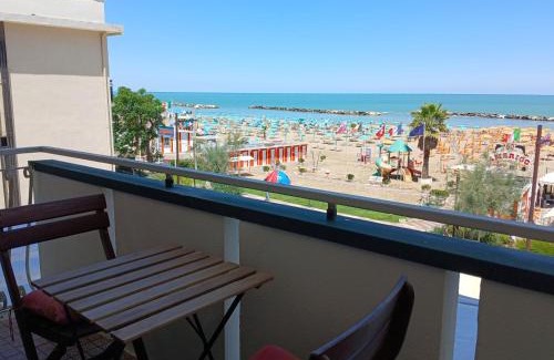 Torre Pedrera Apartamento | RN003 - Torre Pedrera, esclusivo trilocale fronte mare con balcone