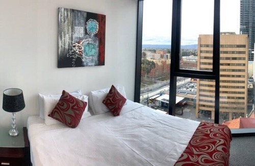 Adelaide Central Business District Hotel | RNR Rundle Mall