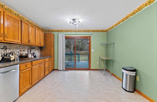 Columbus Casa | Roadmap Lodging: Garden Oasis by Cedarcrest
