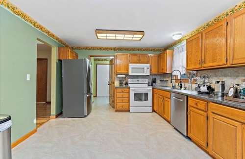 Columbus Casa | Roadmap Lodging: Garden Oasis by Cedarcrest
