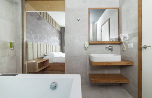 Lipjan Hotel | Roadside Hotel