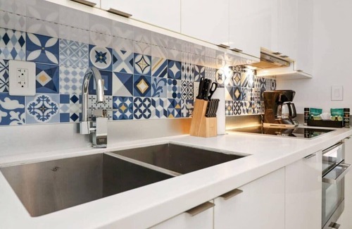 South Pointe Casa | Roami at 250 Collins | Pool | Next to Beach |1 Bed