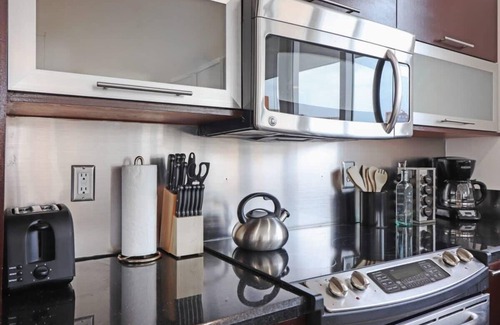 Sunny Isles Beach Casa | Roami at Sunny Isles | Rooftop Pool | 2 Bedroom