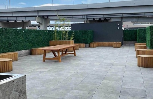 Arts/Warehouse District Casa | Roami at The Lola | Convention Center | Suite