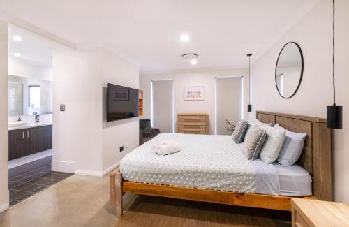 Dunsborough Casa | Roanoke Retreat
