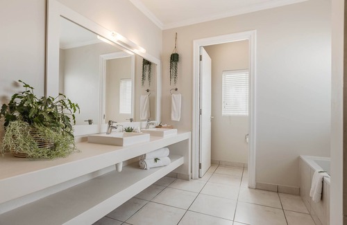 Robberg Beach Casa | Robberg Beach Lodge - Lion Roars Hotels & Lodges