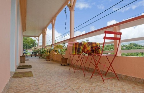 Le Robert Apartamento | ROBERT KREOLES STUDIOS