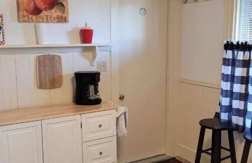 East Haven  Rutland County Apartamento | Roberts ave. Immaculate Rental For Nurses Apt D