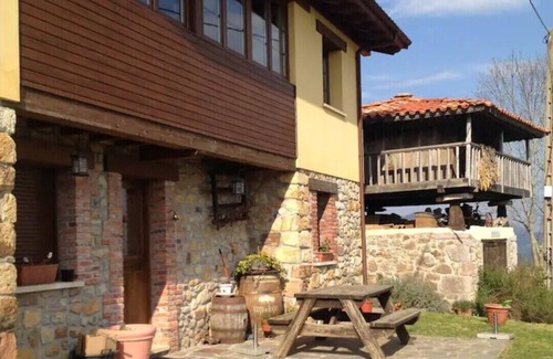 Obaya Cabaña | Robidiellu Casa con Piscina y Vistas a Picos de Europa a 15 Minutos de Arriondas
