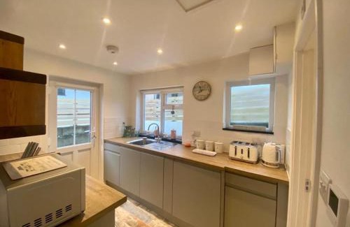 Perranporth Casa | Robin Cottage One Bedroom Cottage near Perranporth beach with Parking & Wifi - Robin Cottage