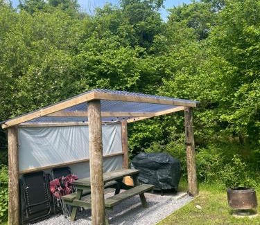Carmarthen Otro | Robin Goch Retreat