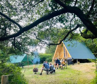 Carmarthen Otro | Robin Goch Retreat