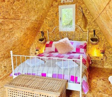 Carmarthen Otro | Robin Goch Retreat