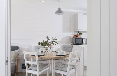 Polzeath Cabaña | Robin is a delightful two-bedroom holiday property, offering a peaceful escape