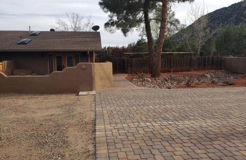 Oak Creek Casa | Robin's Red Rock Getaway Suite A