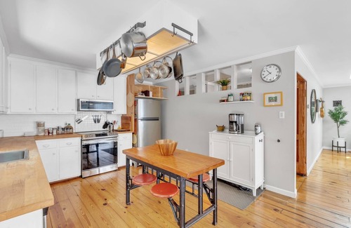 Chapel Hill Casa | Robin's Rest (3-Bedroom Home) with Pool by RedAwning