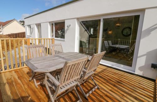 Hele Casa | Robins Downs
