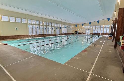 Killington Apartamento | Robins Nest Pool Gym Fireplace Near the AT