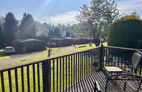 Builth Wells Casa | Robins' Rest - 22 Caer Beris Luxury Lodge Park NEW Sleeps 6 Riverside Reteat