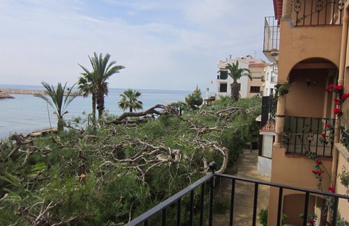 El Roc de Sant Gaieta Apartamento | ROC SANT GAIETA frente al mar cerca de Port aventura