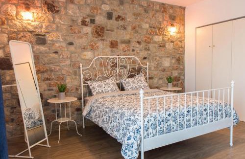 Agios Isidoros Casa | Roccia di Isidoro