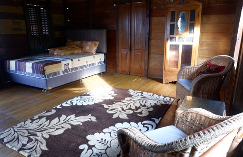 Tanjung Pandan Cama Y Desayuno | Rock and Wreck Dive Resort