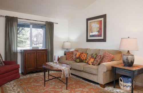 Southwest Bend Casa | Rock Bluff Retreat - Home for 6