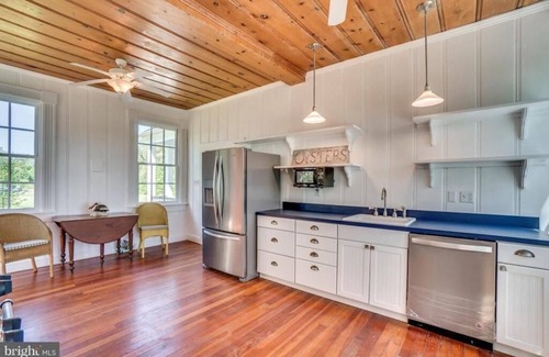 Reedville Casa | Rock Hall on the water
