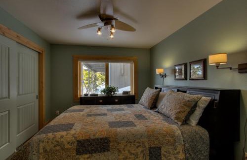 Tahoe Village Apartamento | Rock Haven condo