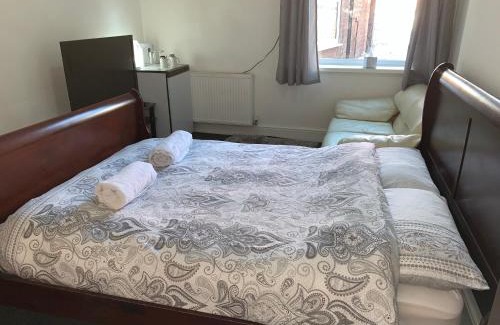 Birkenhead Casa | Rock Lane Stays