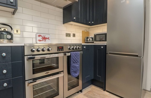 Porthleven Casa | ROCK LOBSTER, pet friendly, character holiday cottage in Porthleven