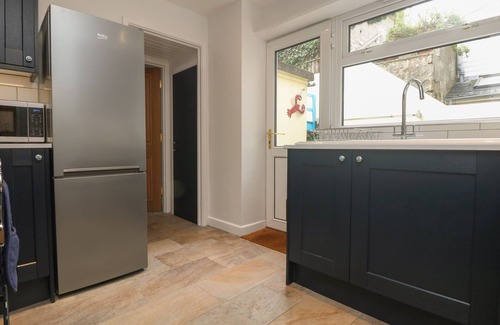 Porthleven Casa | ROCK LOBSTER, pet friendly, character holiday cottage in Porthleven