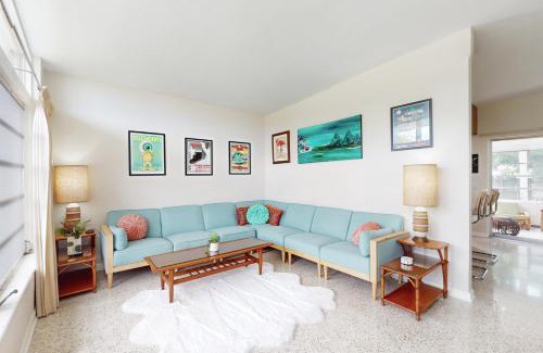 Clearwater Casa | Rock 'n' Retro
