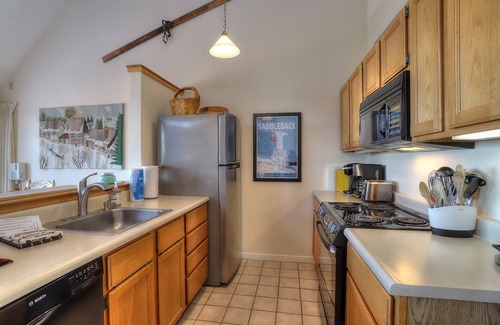 Rangeley Condominio | Rock Pond Condo 71 - Cute end unit on Saddleback Mountain