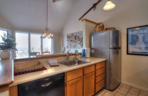 Rangeley Condominio | Rock Pond Condo 71 - Cute end unit on Saddleback Mountain