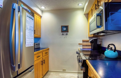 Rangeley Condominio | Rock Pond Condo 32 - Large ski in ski out condo for the whole family