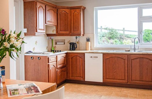 Gorran Haven Casa | Rock Pools is a spacious detached house set in a quiet residential area in Gorran Haven