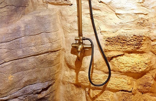 Carsac-Aillac Apartamento | Rock shelter, independent single room