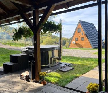 Ibanesti Cabina | Rock Valley Cabins A-frame