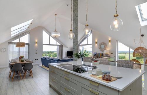 Little Petherick Casa | Rock View