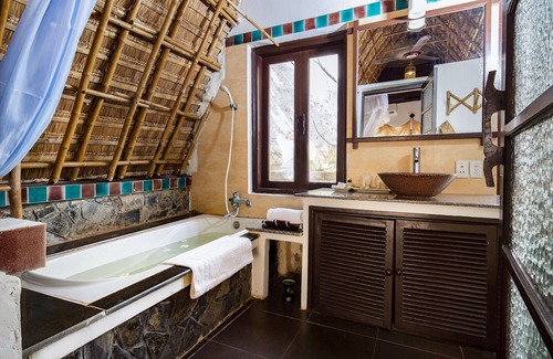 Ke Ga Complejo | Rock Water Bay Beach Resort & Spa