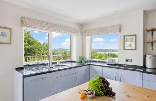 Dittisham Casa | Rocket House - Large family home perched above the river